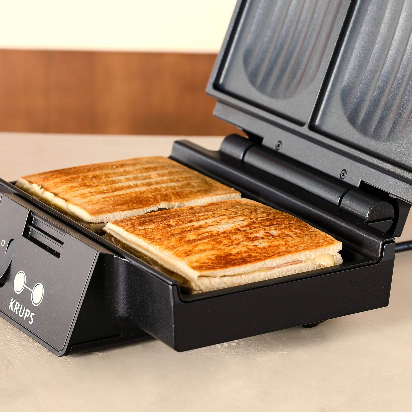 KRUPS - Sandwich Maker black Shell FDK462 sw/matt-1