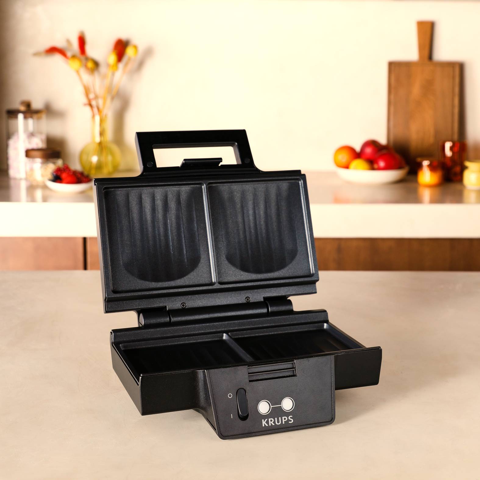 KRUPS - Sandwich Maker black Shell FDK462 sw/matt-4
