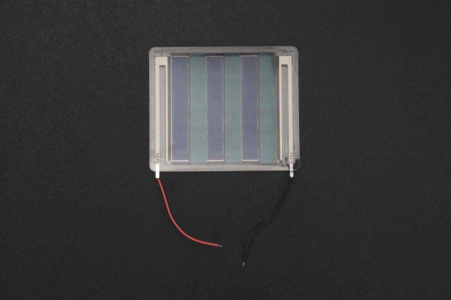 DFRobot Photonic Thin-Film Battery, 71,5x60x0,2mm, 418µW bei 500 Lux, Indoor-Energiegewinnung, 3,8V-2