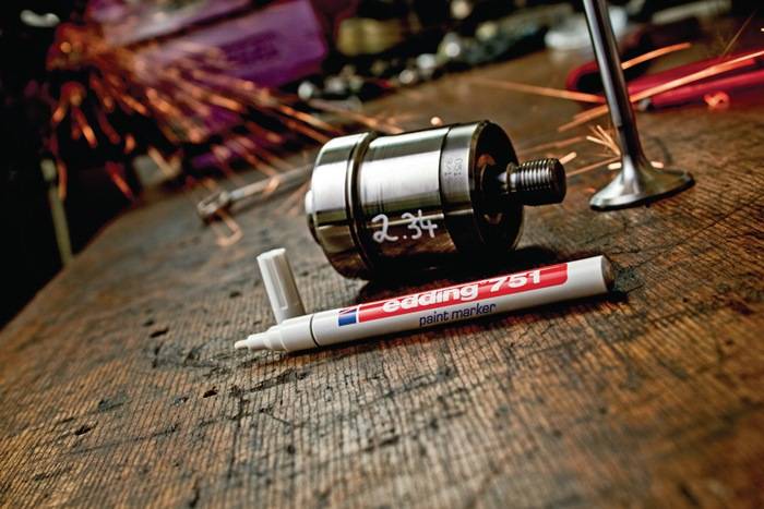 Edding Vertrieb GmbH Lackmarker 751 silber Strich-B.1-2mm Rundspitze EDDING 4-751054-2