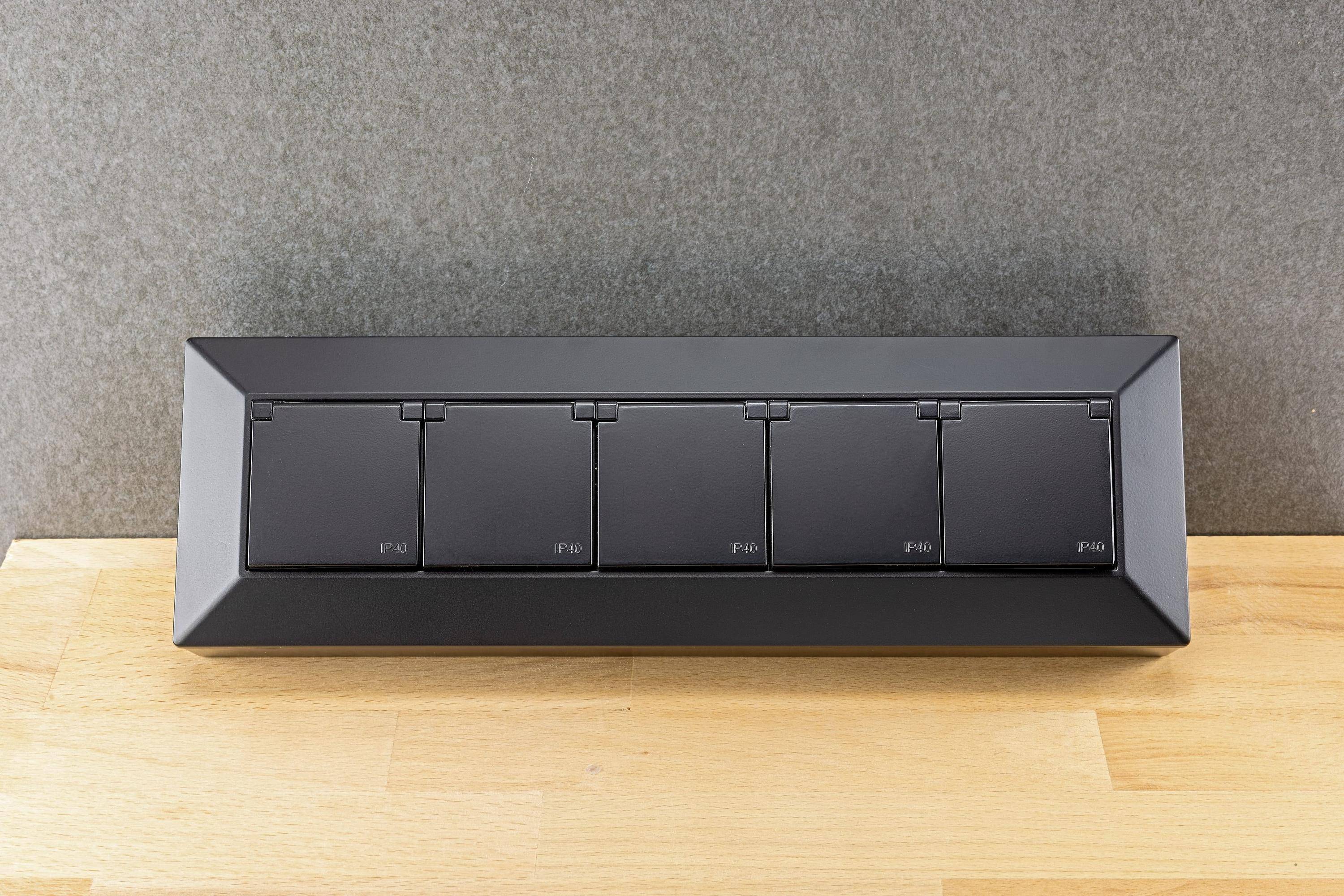 ChiliTec - 4-fach Steckdosenblock + USB-A/C schwarz mit Klapp-1