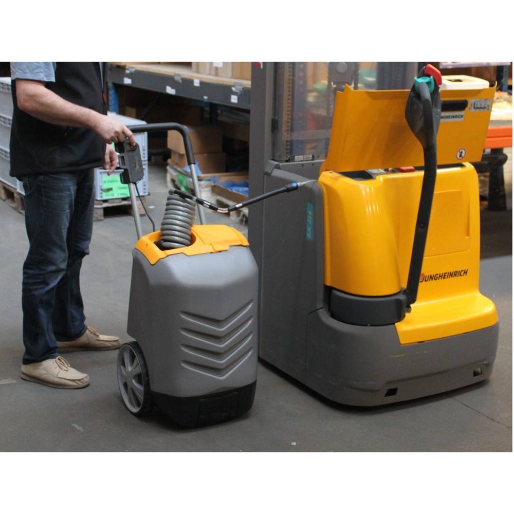 Aqua Trolley inkl. 60 l Wassertank, Elektropumpe, Batterie und Ladeger-2