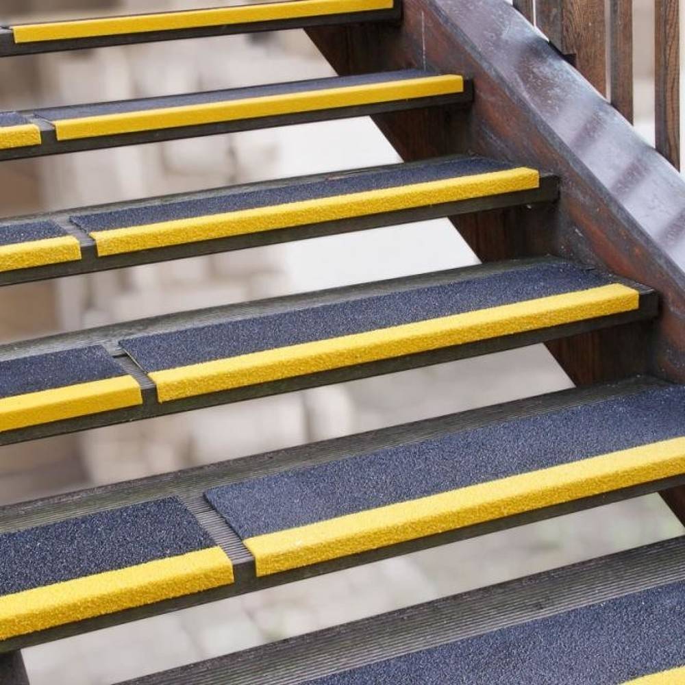 GFK Antirutsch-Stufenprofil, R13, Medium, schwarz/gelb, 230x600x30 mm-1