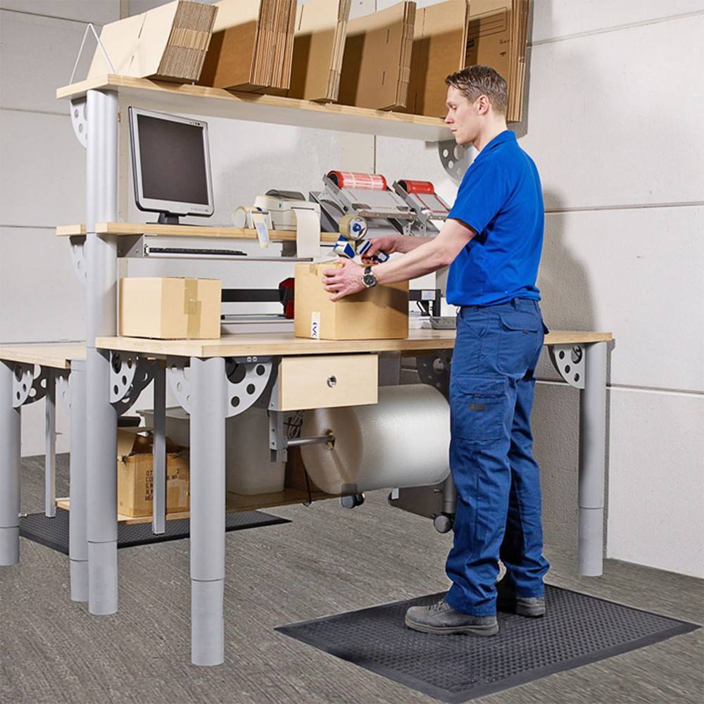 Arbeitsplatzmatte, rutschfeste Noppenoberfläche, BxT 900x600 mm, Naturgummi-4