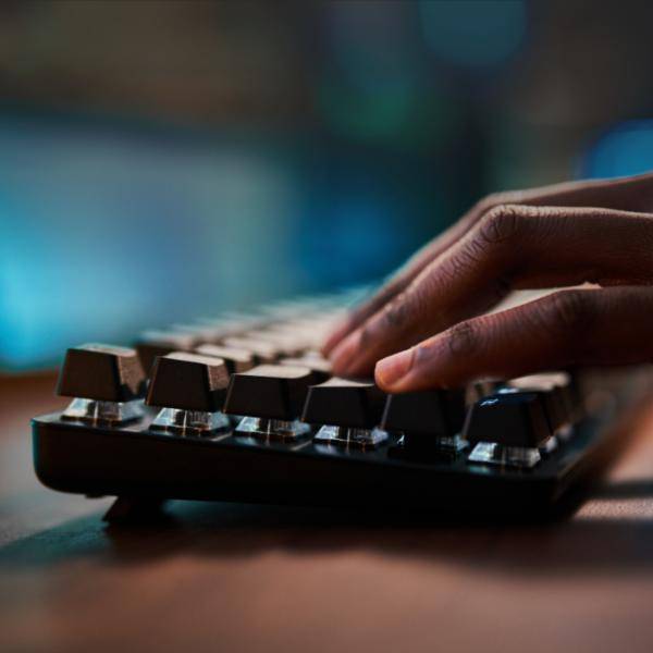 Logitech G G413 TKL SE, Kabelgebunden, USB, Mechanischer Switch, QWERTZ, LED, Schwarz-2