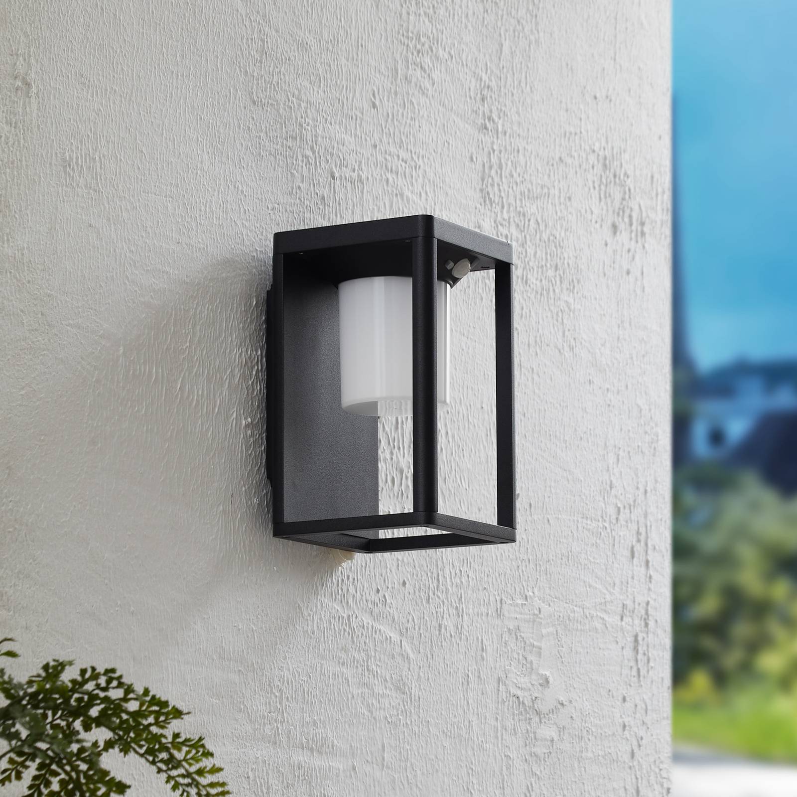 Lucande LED Solarleuchte außen 'Tilena' in schwarz aus Aluminium-2