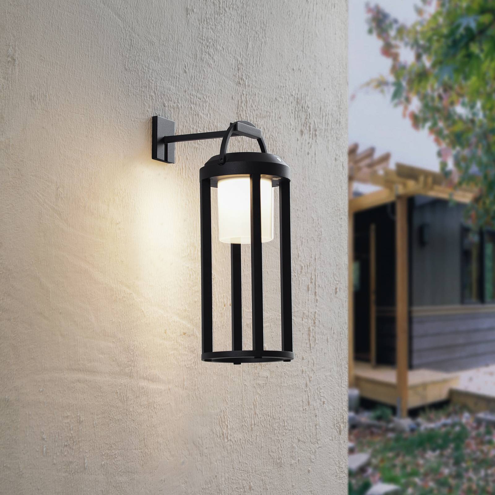 Lucande LED Solarleuchte außen 'Tilena' in schwarz aus Aluminium-1