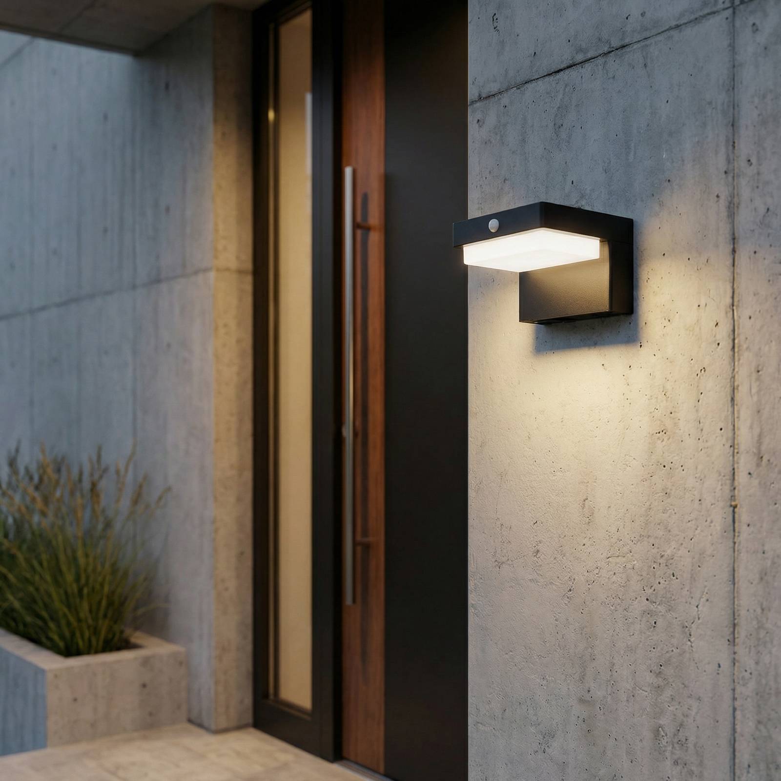 Lindby LED Solarleuchte außen 'Eleazar' in schwarz aus Aluminium-2