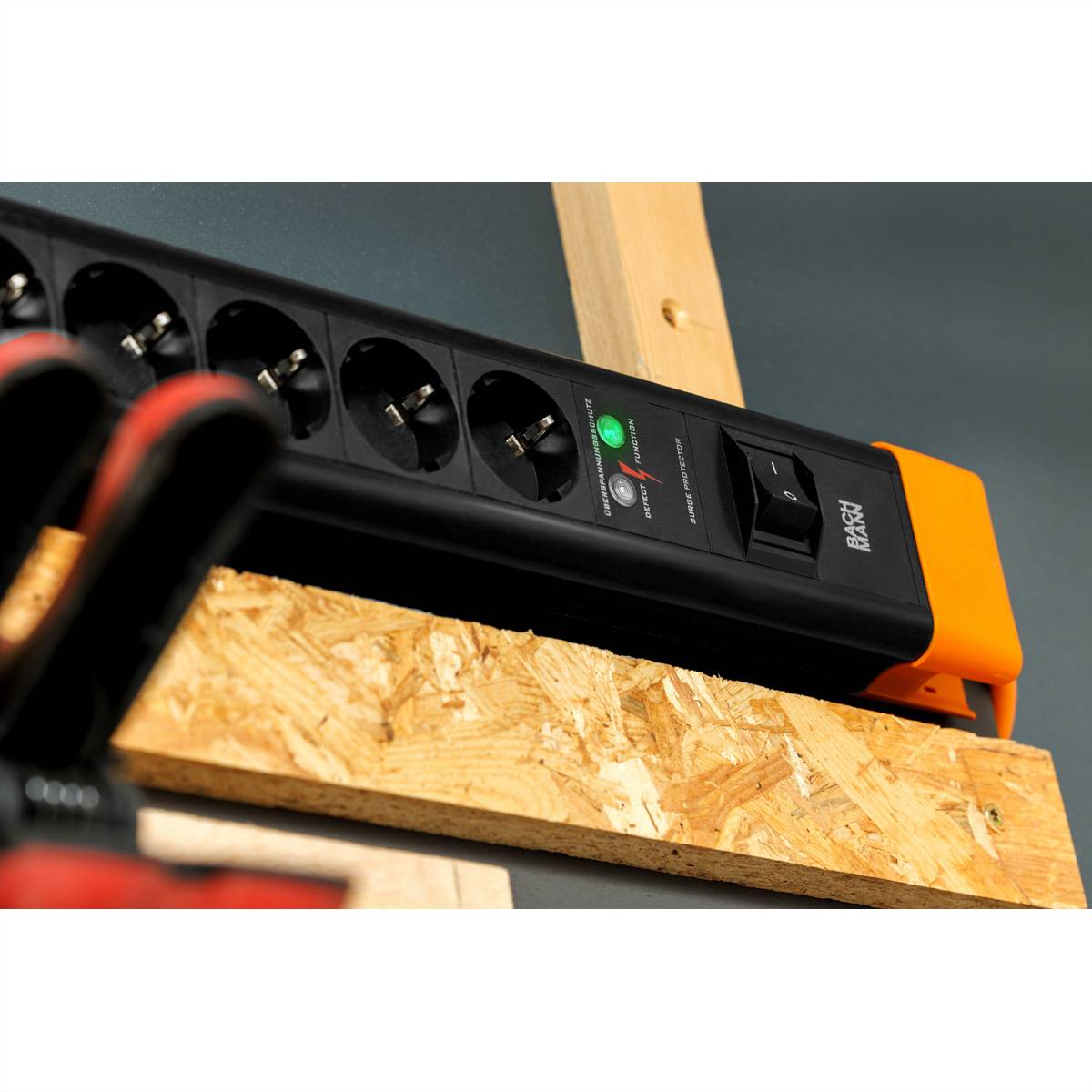 BACHMANN CONNECTUS 4xCEE7/3, 1xSchalter 2,0m CEE7/7 Schwarz/Orange-3