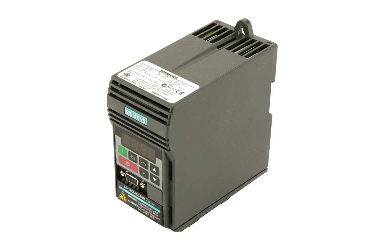 Siemens - 6SE3211-1DA40 - MICROMASTER VECTOR MMV37/3 UNFILTERED 3AC 380-500V +/-10% 50-0
