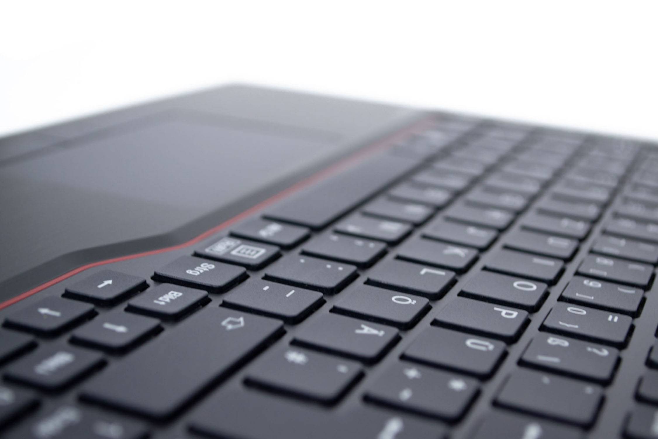 Fujitsu Celsius H7510 15,6" FHD i7-10850H 32GB 512GB QWERTZ-DE-3