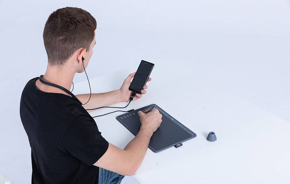 Symbolbild für Huion HS611 Grafiktablett, 8192 Druckstufen, 10 Tasten, Media Bar, USB-C