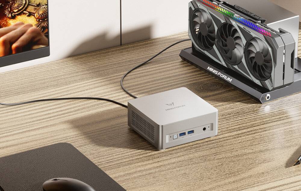 MINI PC Minis Forum UM870 Plus Ryzen 7 8745H Barebone-0