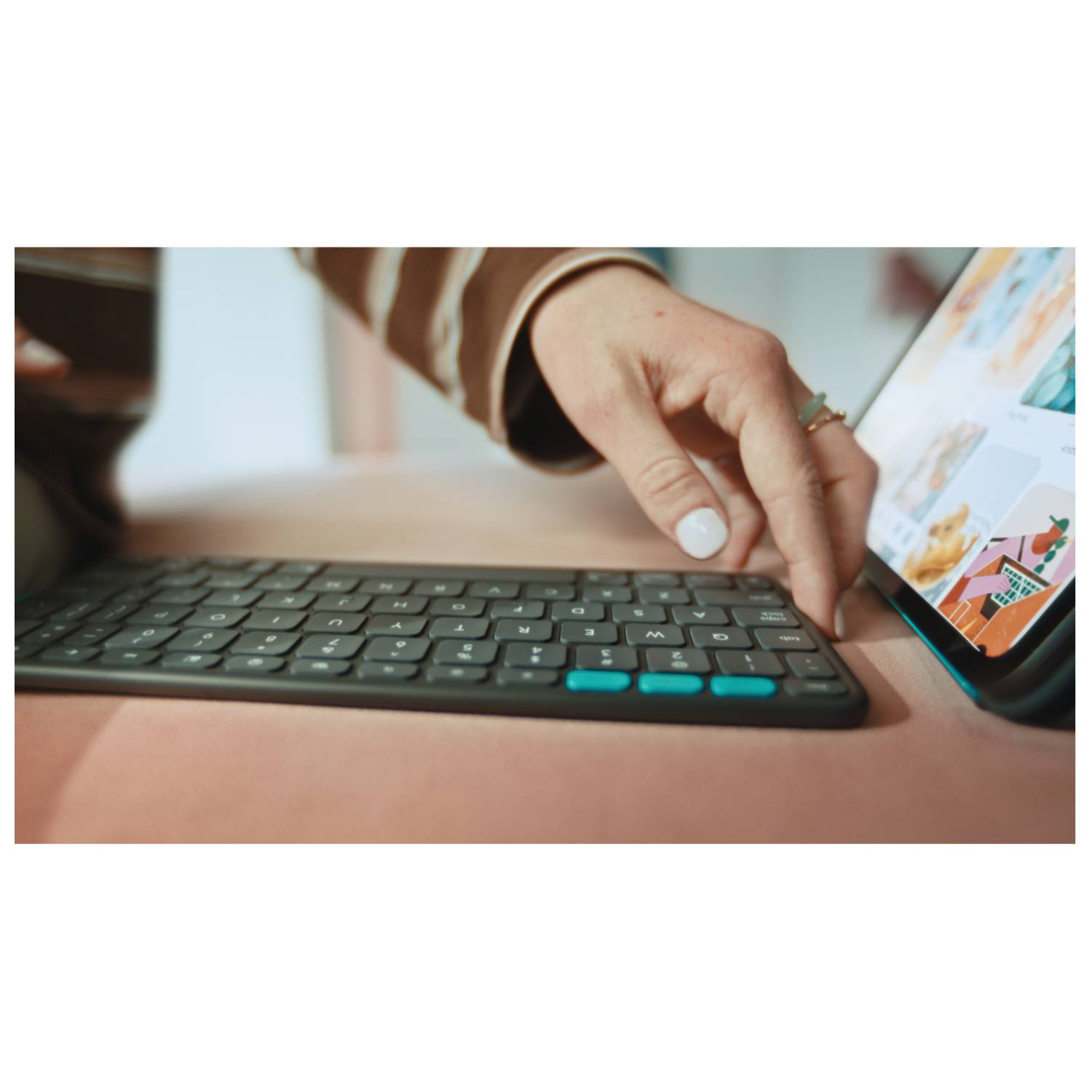 Logitech Flip Folio - Tastatur und Foliohülle - full size - kabellos - Bluetooth 5.1 LE - QWERTY - E-0