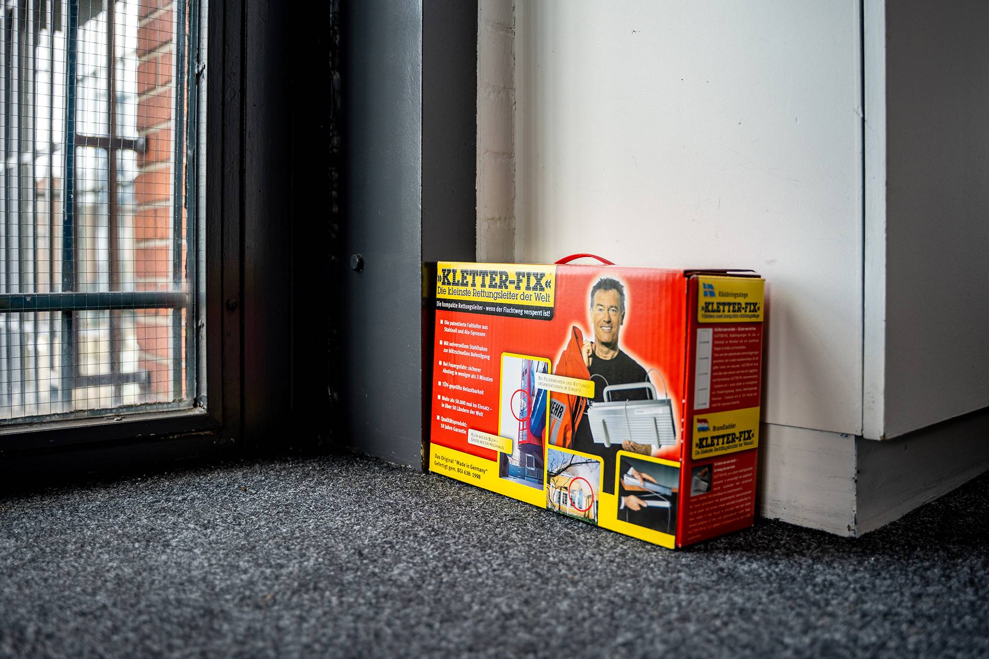 Rettungsleiter Kletterfix KF-Modul-A mit Abstandhaltern und Karabinerhaken Länge 4m-3