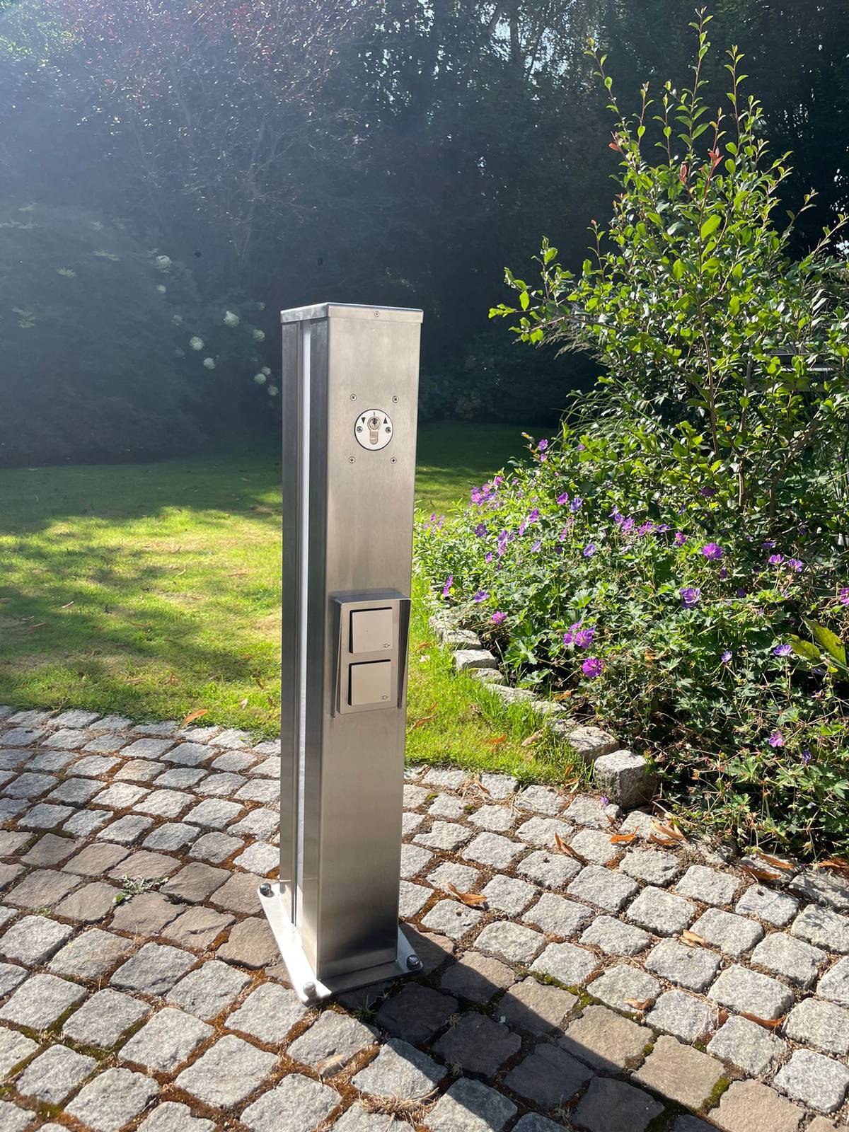Eichenwald Modell 71 Multifunktionsstele LED beleuchtet-1