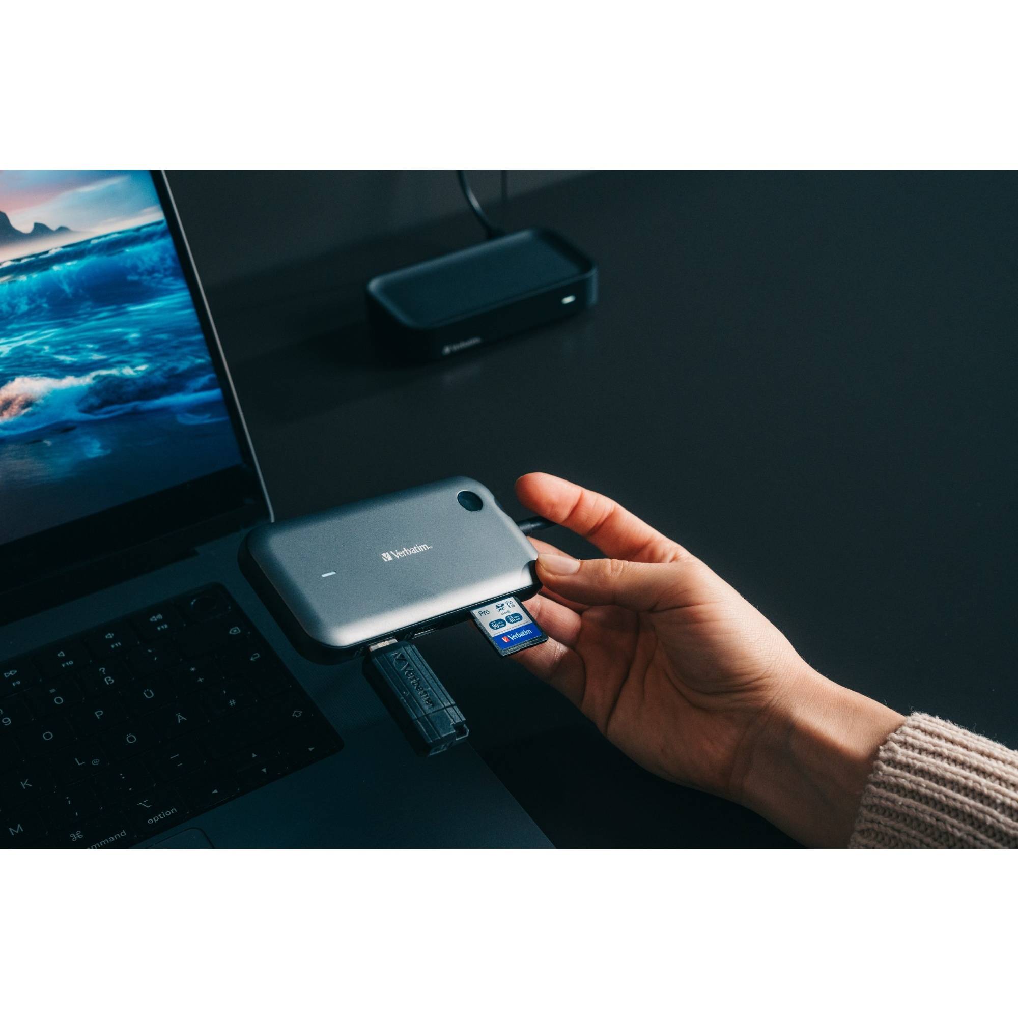 USB-C Wireless-Display- Adapter Share My Screen-4