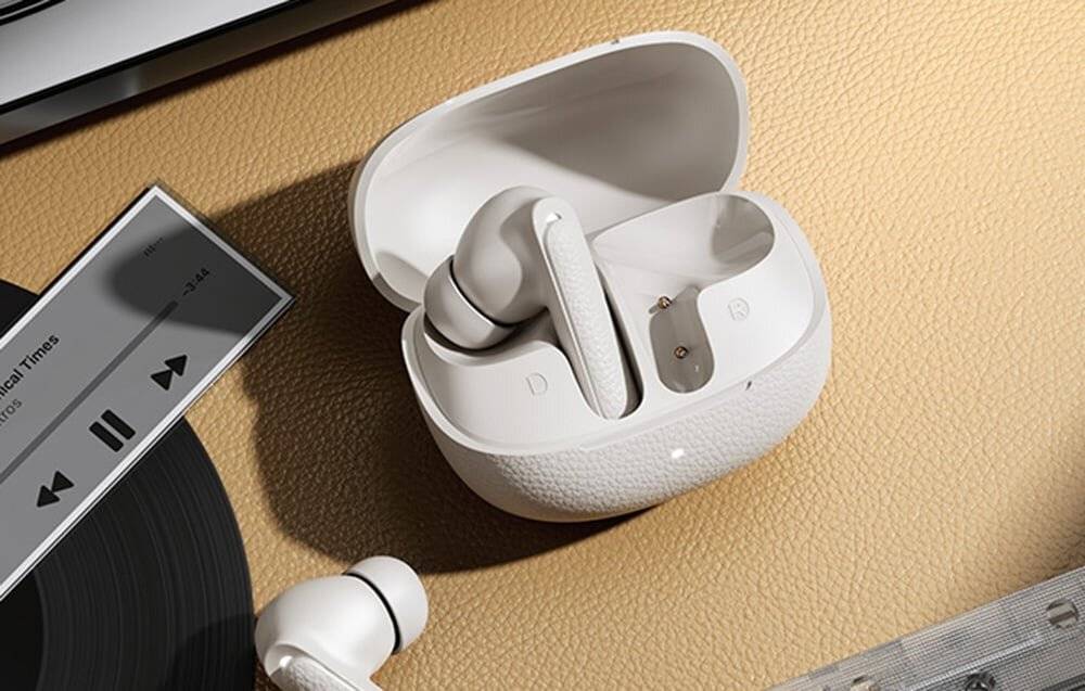 Symbolbild für QCY - HT15 white - TWS QCY Buds HT15 ANC-Ohrhörer (weiß)