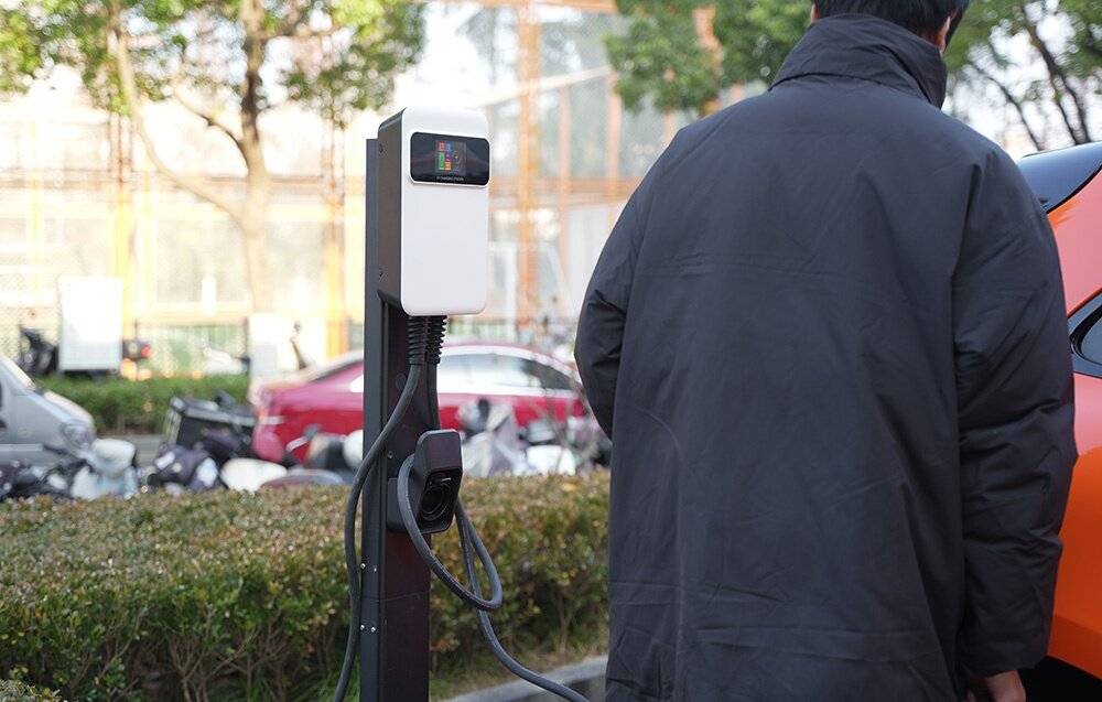 Preisbild für Wandladegerät für Elektroautos Besen SQ20-22KW-APP
