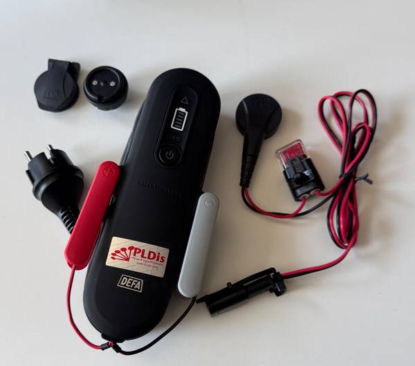 Rundutec 12V SmartCharge 4A Batterie PKW Erhaltungsladegerät inkl. MagCode Stecker Set