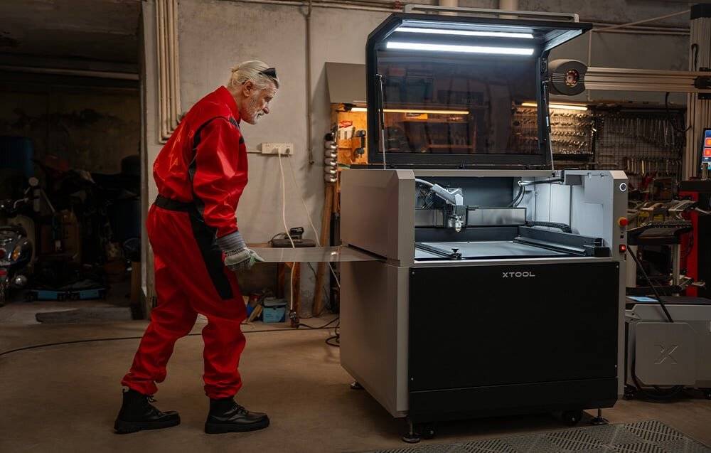 Symbolbild für Laserschweiß- und CNC-Schneidemaschine xTool MetalFab 1200W Typ: Welder + Cutter 1200W