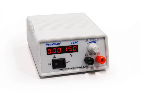 PeakTech P 6220 – DC Schaltnetzgerät, 1,5 ... 15V DC 2 A max, LCD Anzeige