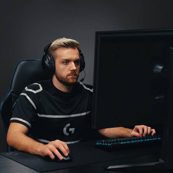 Logitech G PRO X TKL - Tastatur - Gaming - Hintergrundbeleuchtung - TL: Schweiz, QWERTZ-1