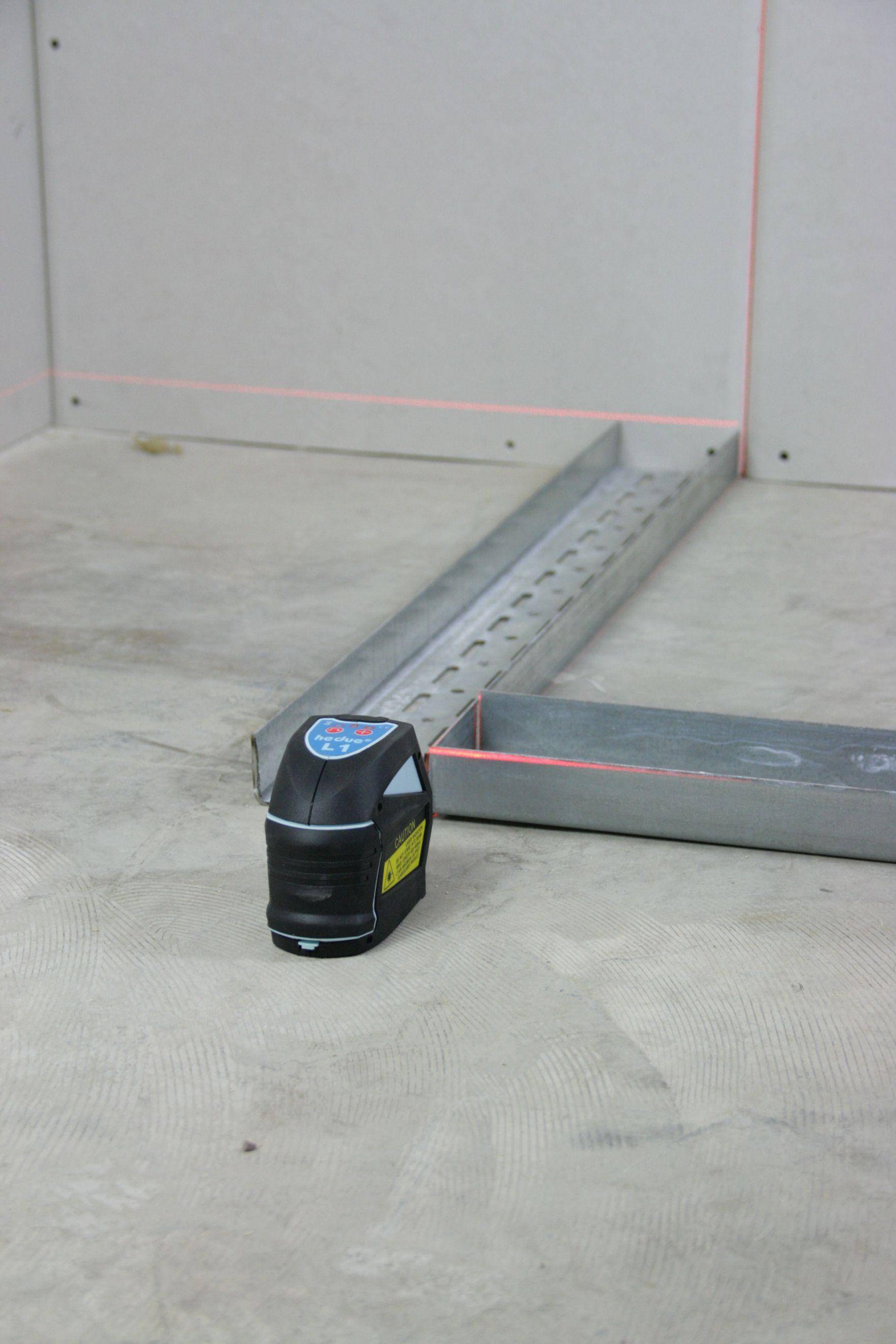 hedue® Linienlaser L1 inkl. Multifunktionsadapter, 3 x AA-Batterie, Arbeitsradius bis 10 m, in Tasche-2