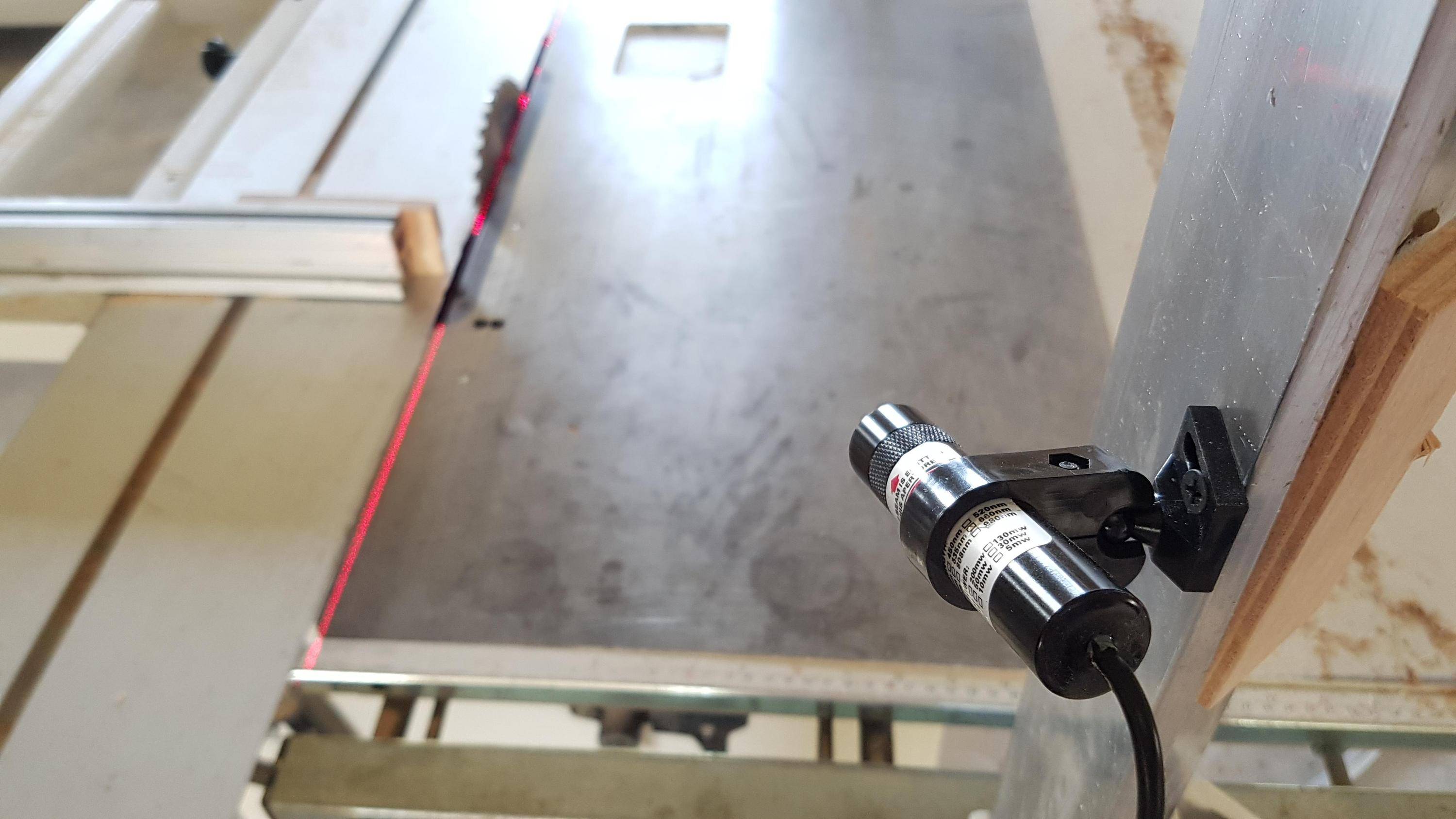 hedue® Positionierlaser PL2 - Linienlaser zur Projektion einer roten Laserlinie, frei fokussierbar, 50 mW, 80 x 20 mm-2