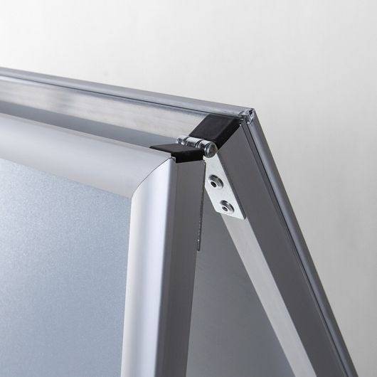 Kundenstopper, Aluminium silber eloxiert, DIN A1, beidseitig Klapprahmen 25 mm, Innenbereich-1