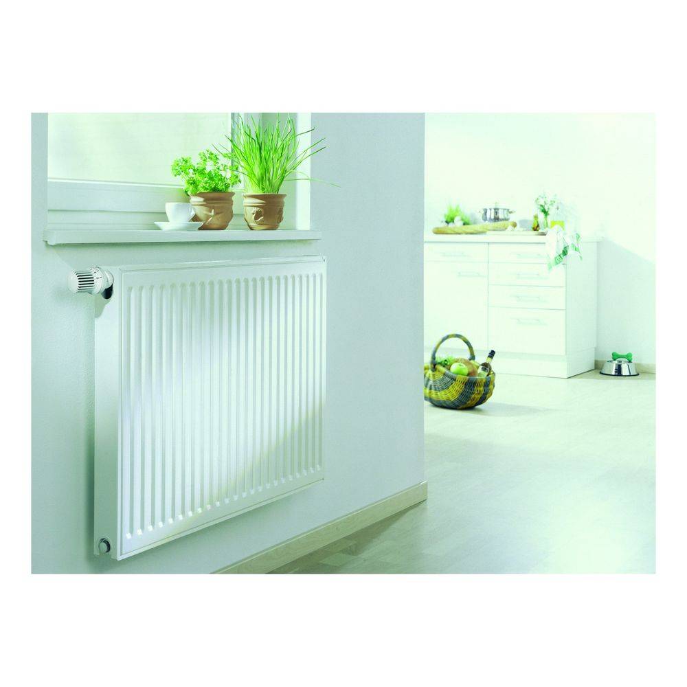 Brötje Ventil-Flachheizkörper EuroProfil Excellent Typ 22 E 900x102x2400mm, profilierte Front Weiß rechts, 3558W bei-1