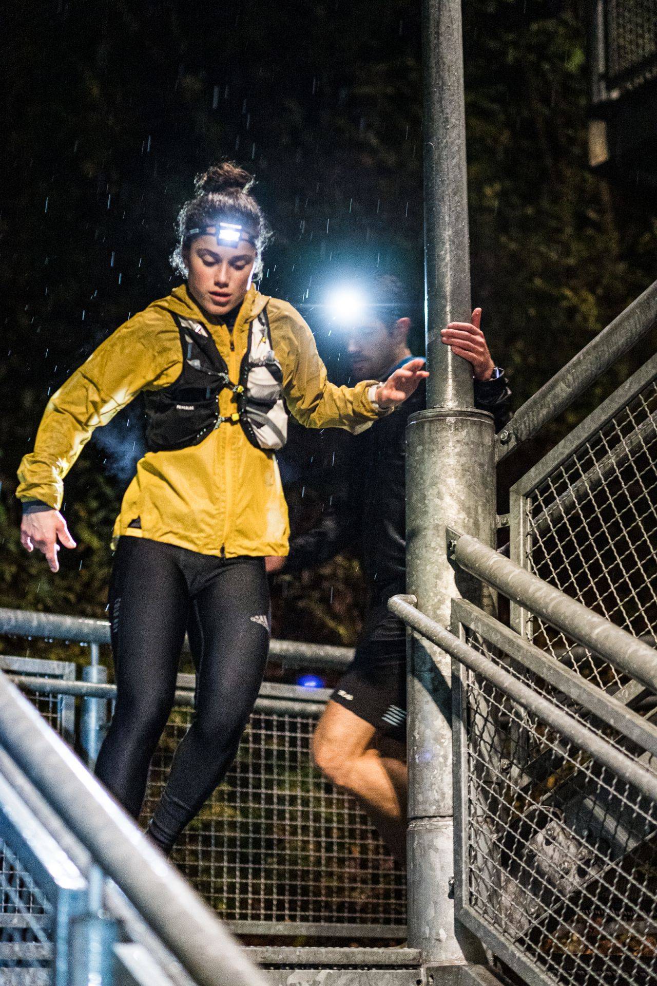 Ultrakompakte, aufladbare Laufsport-Stirnlampe-1