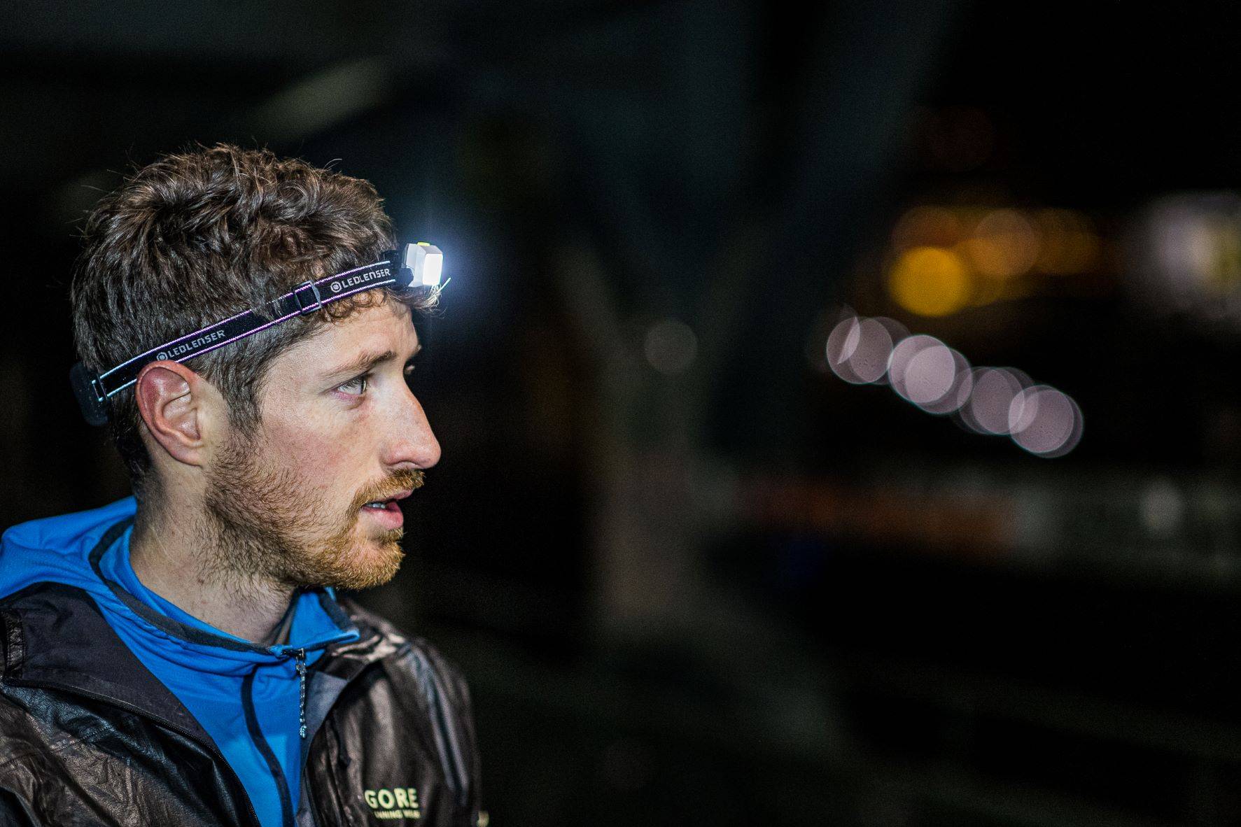 Kompakte Laufsport-Stirnlampe, 3x AAA-2