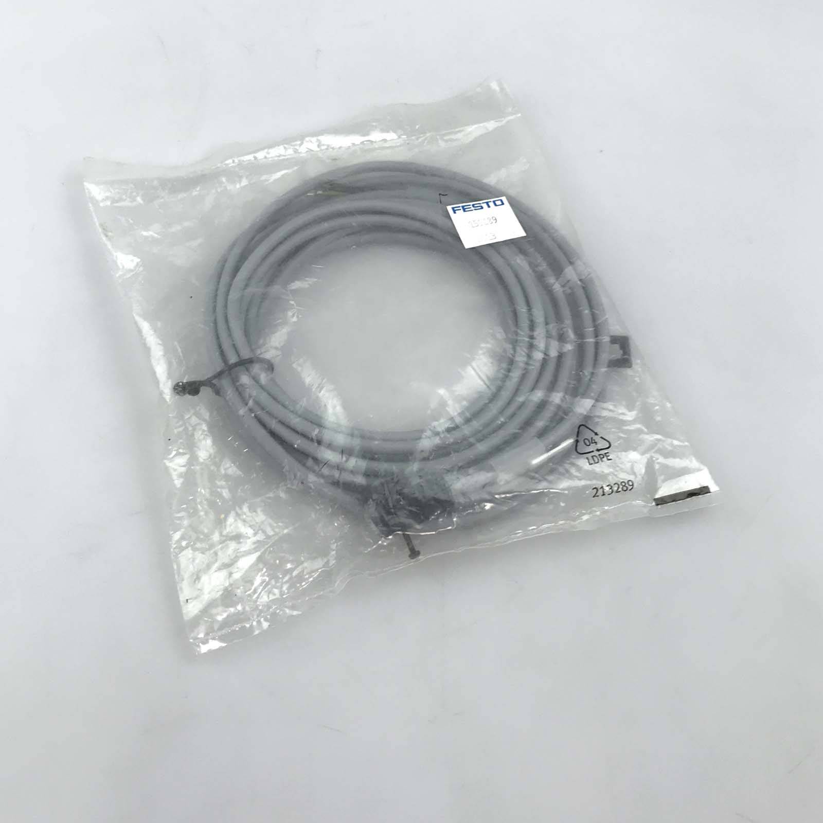 Festo Steckdosenleitung KMEB-1-24-5-LED 151689 OVP-0