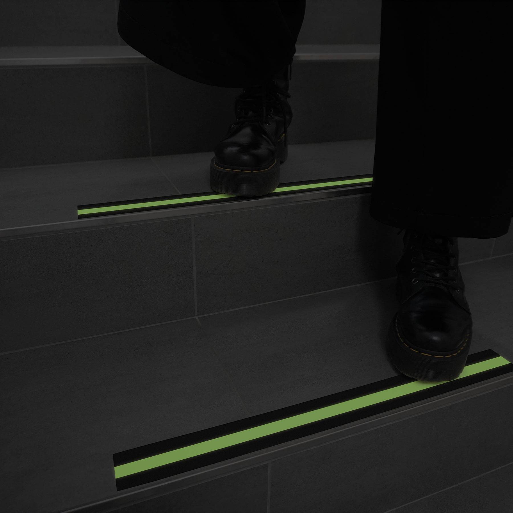selmundo 8800, Anti-Rutsch Klebeband / Markierungsband, 50mm x 10m schwarz fluoreszierend-4