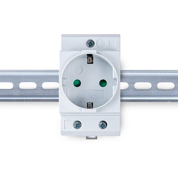 B+G E-Tech GS16 - Schuko- Einbausteckdose für DIN Hutschiene (GRAU) farbige Serie