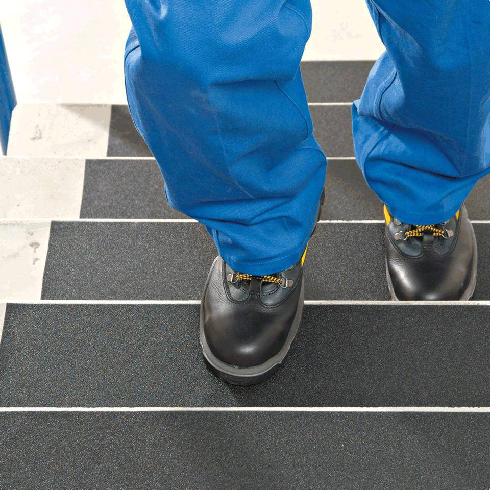 3M™ Safety-Walk™ Antirutschbelag Typ 1, universal, schwarz, 150mm, 18,3m/Rolle-1