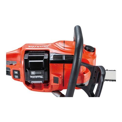 MAKITA UC030GE103 - Akku-Kettensäge (40V | Kettengeschwindigkeit 29,0m/s | inkl. Akku & Schnellladegerät) - signalrot-2