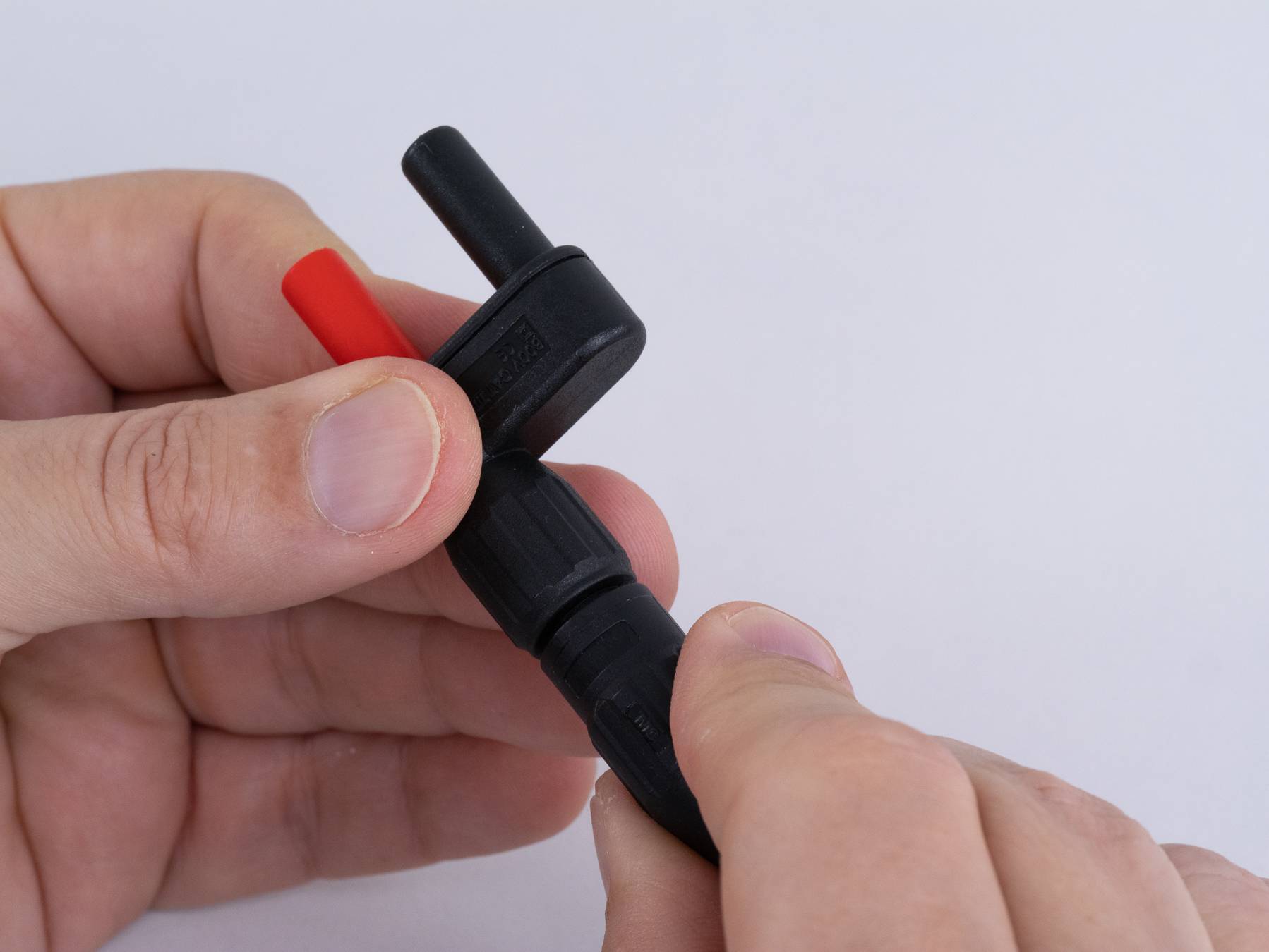 9704 - BNC Adapter, BNC-Buchse auf 2 × 4-mm-Sicherheitsstecker, CAT III 600 V-2
