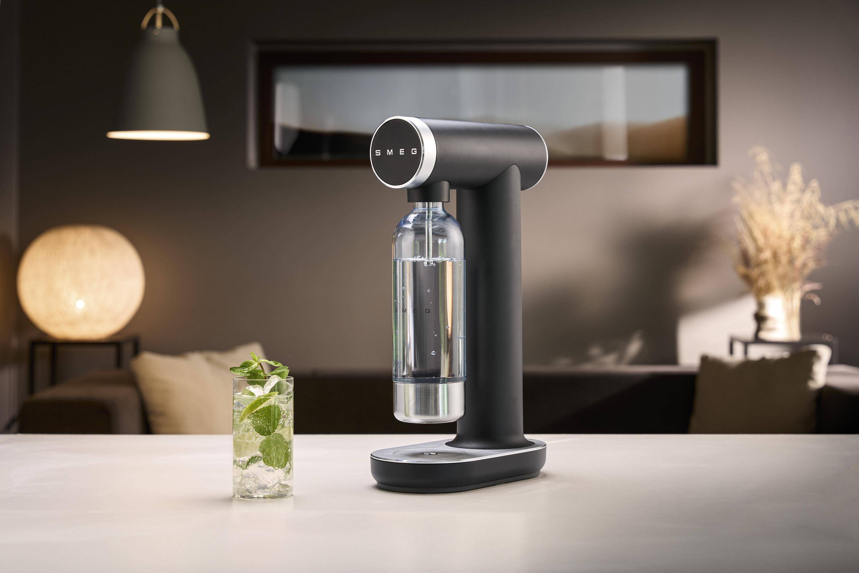 SMEG - Sodamaker Collezione Aesthetic Schwarz-1