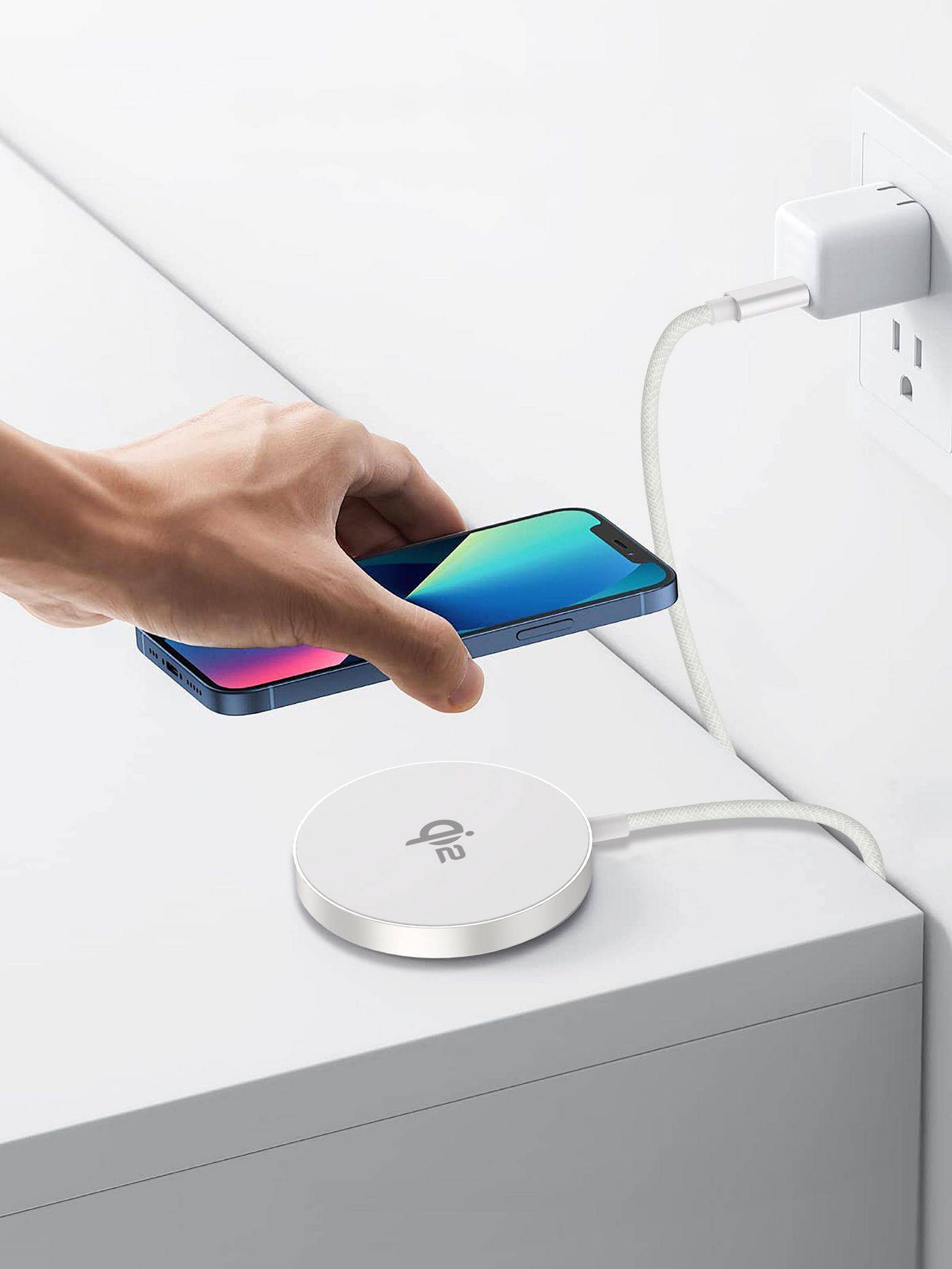 eSTUFF QI2 Magnetic Wireless Charger ES638300-2