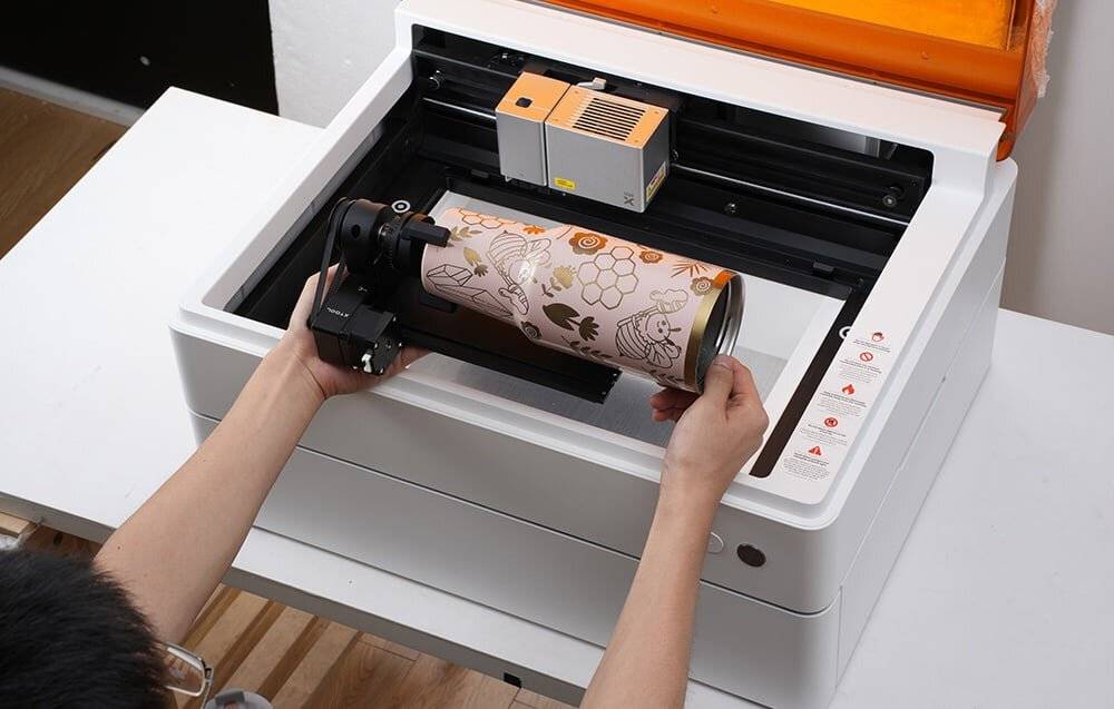 Symbolbild für xTool M1 Ultra 20W 4-in-1-Lasergravierer, Deluxe-Set, Laser, Messer, Druck, Stift