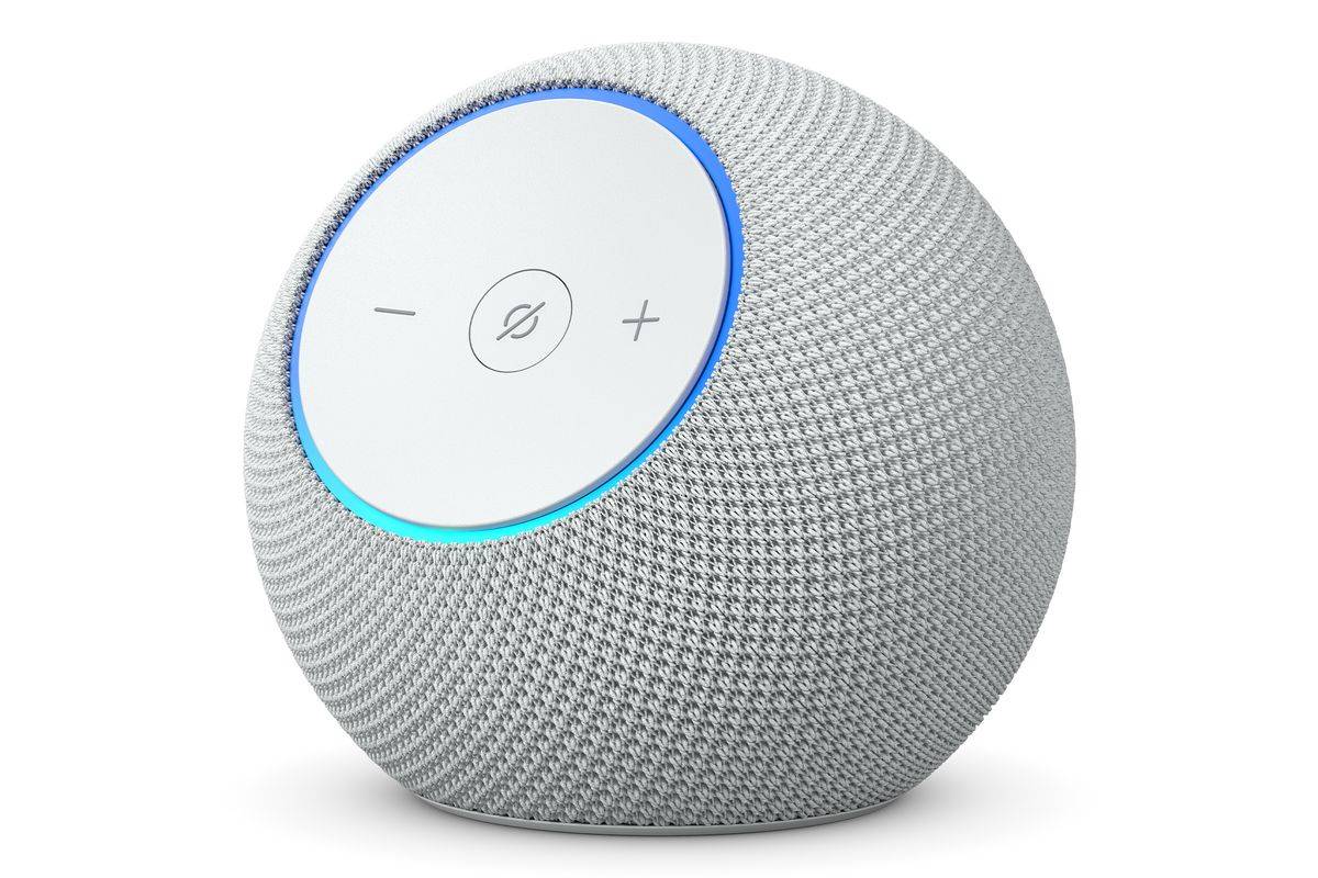Amazon Echo Dot Max 2025 release Glacier White Bluetooth WLAN-0