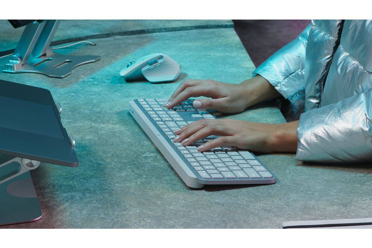Logitech MX Tastatur-2