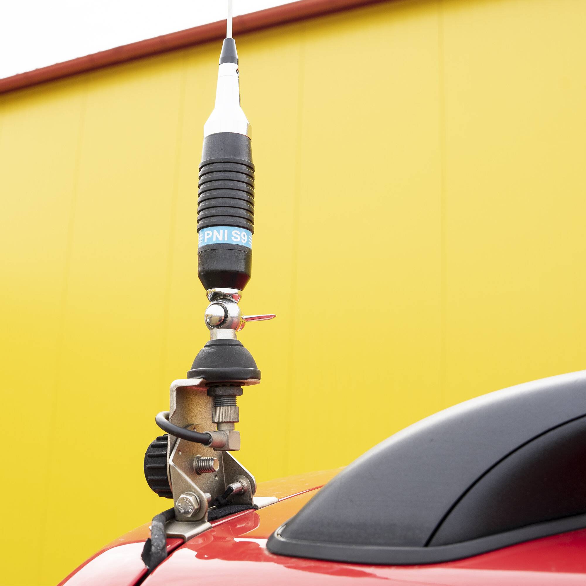 Symbolbild für Bax 50 Stück CB-Antennen PNI S9 mit Butterfly-Spike, Länge 120 cm, mit 4 m RG58-Kabel