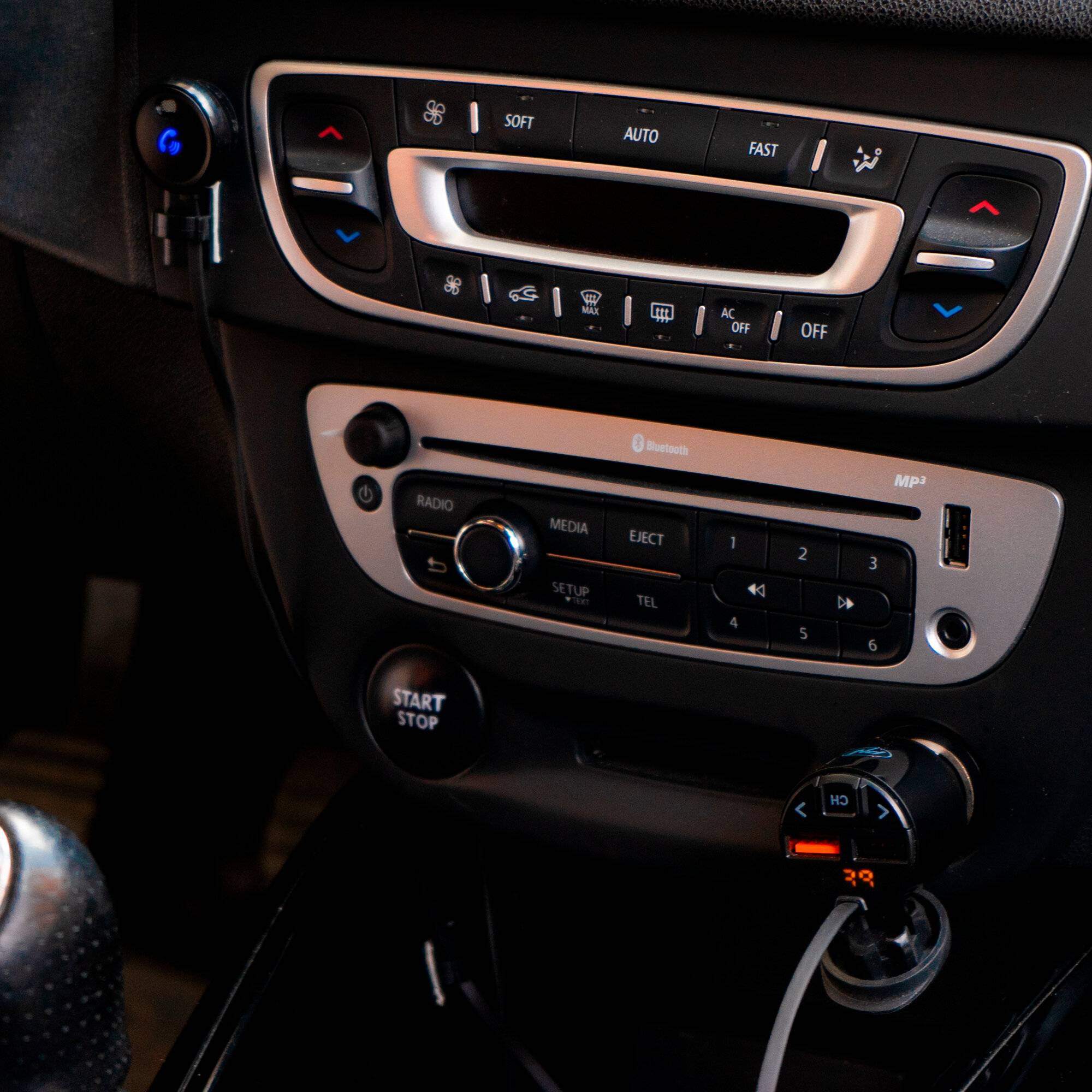 Symbolbild für FM PNI Valentine V880-Modulator mit Mikrofon, Bluetooth 5.0, MP3-Player, FM-Sender, doppeltem