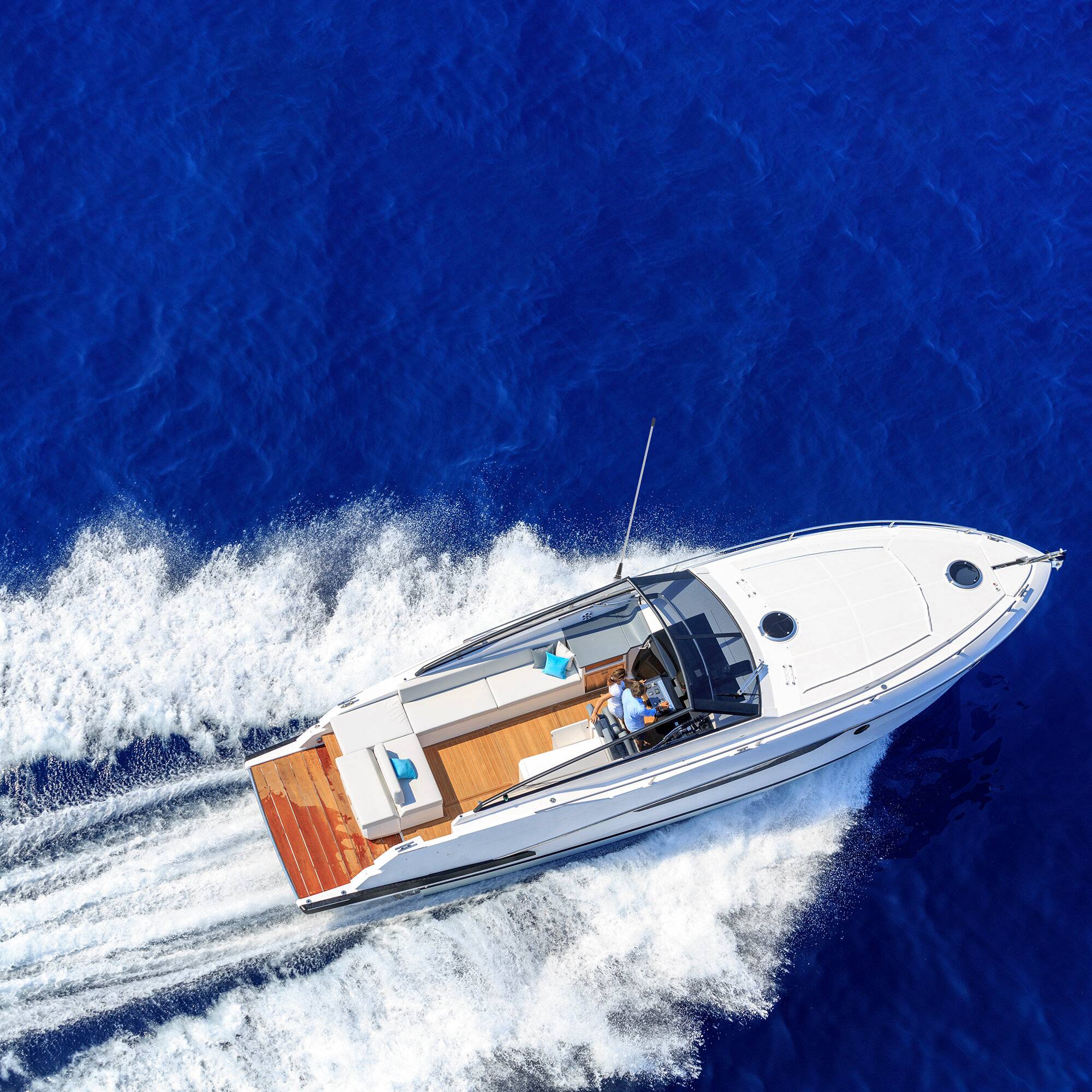 Symbolbild für Maritime Antenne PNI Boat 900 aus Glasfaser 50W, 154-161,6 MHz, 98 cm, für Boote, Wasserfahrzeuge