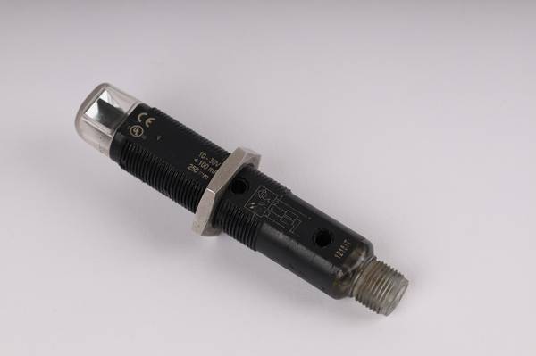 BALLUFF BOS 18KW-PA-1LOB-S4-C BOS 18KW-PA-1LOB-S4-C
