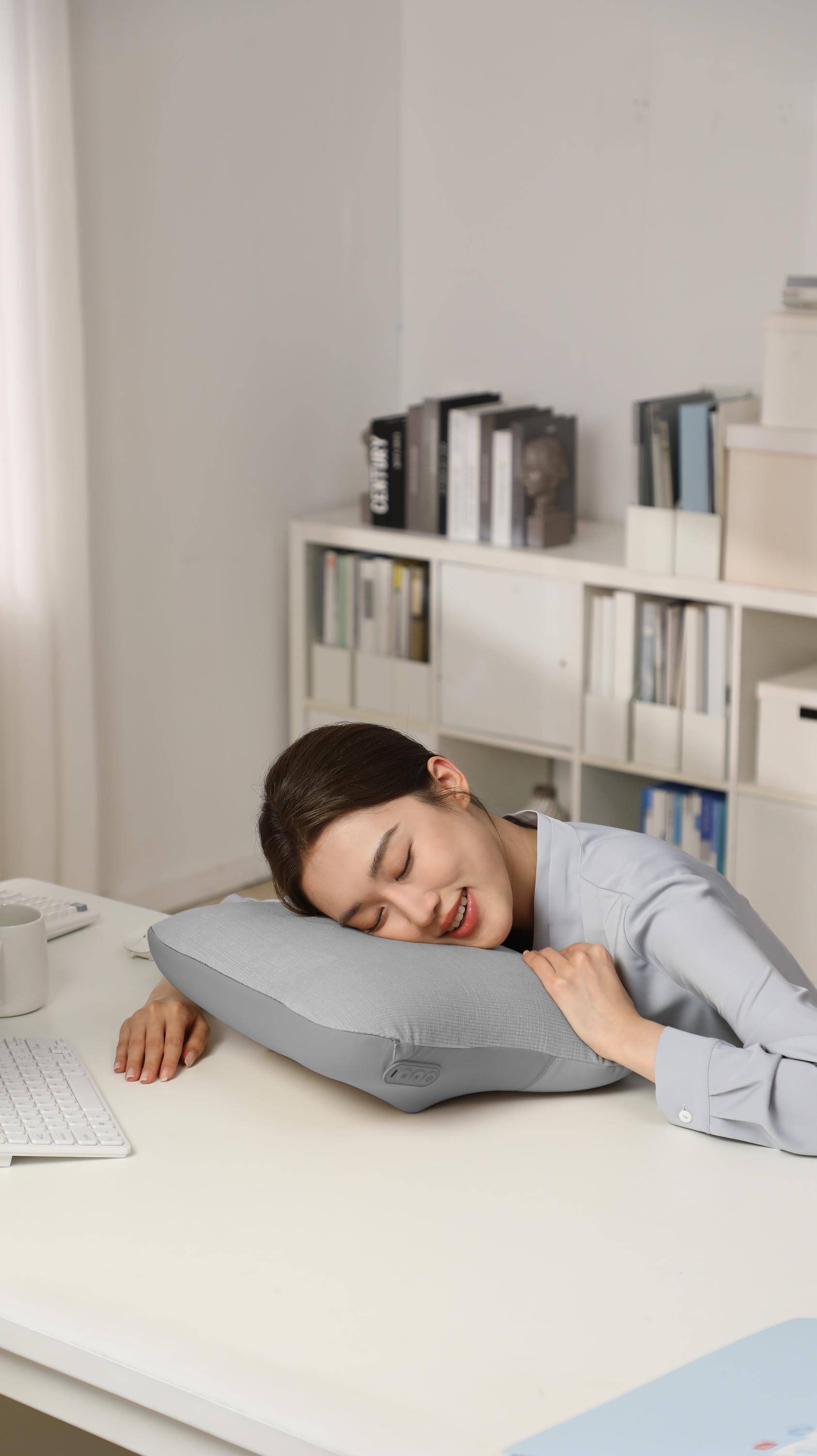 SKG VS500, Knetmassage, Taille, Grau, Kunststoff, Akku, 10 W-2