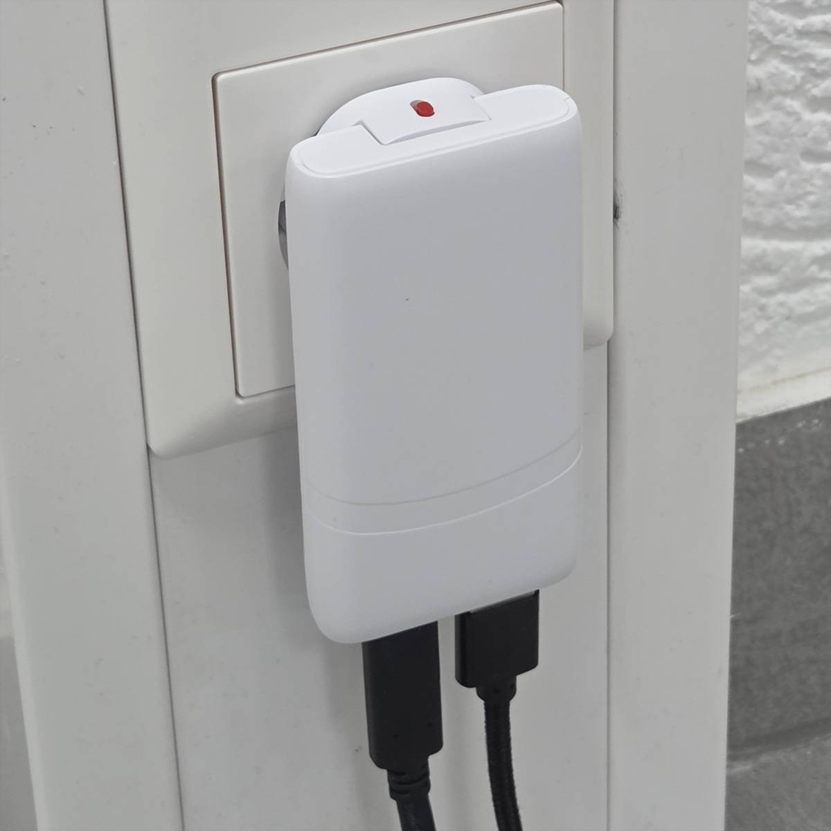 VALUE USB Charger mit Euro-/US-Stecker, 2 Ports Typ A+C, 65W-3